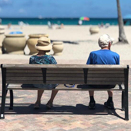 如何设计高效的固定缴费养老金制度？